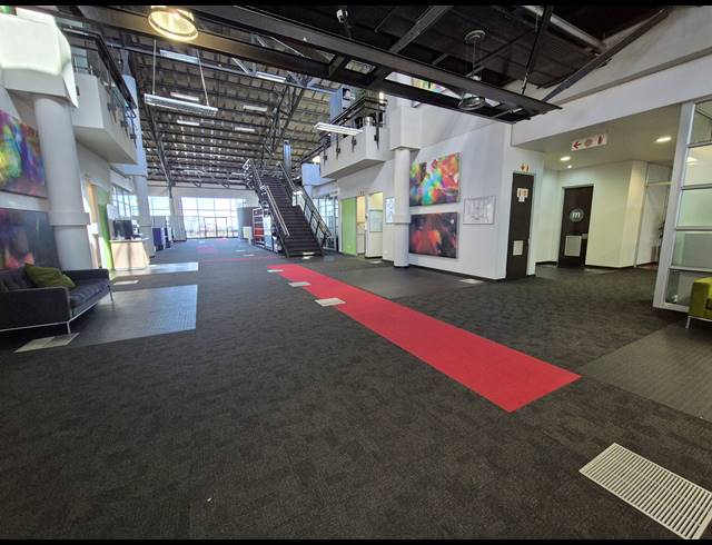 3,888M² OFFICE FOR SALE IN LONGMEADOW